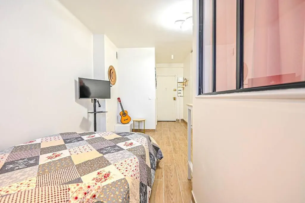 Appartement Parisien - Gambetta contacts